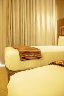 Desert Sands Hotel - 4