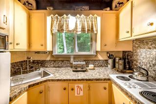 Cozy Country Cottage - 5