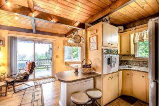 Cozy Country Cottage - 4
