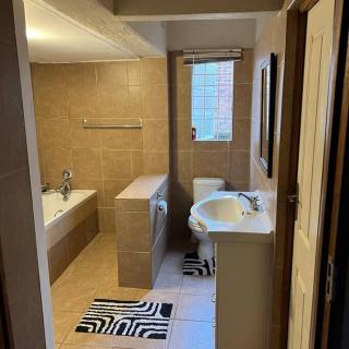 Your comfortable studio perfectly situated in Nelspruit - 6
