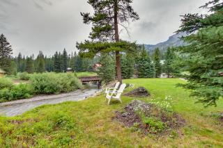 Creekside Silver Gate Getaway with Fireplace! - Cooke City - 9