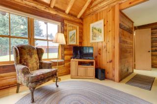 Creekside Silver Gate Getaway with Fireplace! - Cooke City - 6