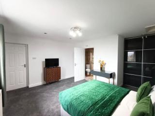 4Bed House MK - 0