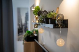 Metro Lux Home Apartment - 6
