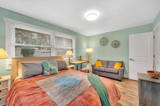 2BR Condo~ Relax or Work Remotely with A+ Location - Charlotte - 1