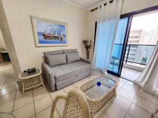 Lindo Flat Capitania Varam , WI FI , 2 aparelhos de ar condicionado , serviço de praia , enorme sacada com vista ao mar e telas de proteção para as crianças , 3 piscinas - 5