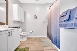 Organic Modern ~ King Bed ~ In Plaza Midwood - Charlotte - 4