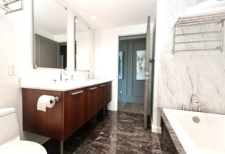 Waterfalls Hotel in Downtown With Stunning Views! - Victoria - 2