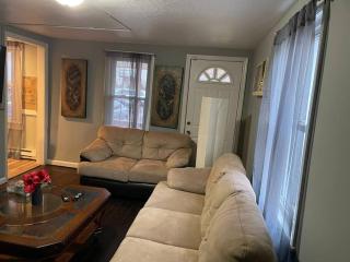 Comfortable home away from home - East Hartford - 3