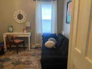 Cozy, 1st floor apartment 2bdrms Plus Semi Private room with Futon Pets with fee Family Friendly Close to Everything - 4