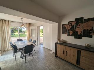 Maison avec piscine intérieure, terrasse et Wi-Fi gratuit à Curel - FR-1-611-92 - 8