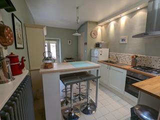 Gîte Cosy à Abzac avec Jardin, Proche Confolens et Services Inclus - FR-1-653-84 - Abzac - 1