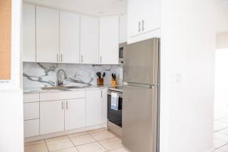 Coral Gables Home with POOL Near Airport. King beds - 8