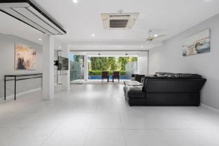 4 bedrooms & bathroom for up to 12 guests 7kms to Patong beach at The Fairways golf villas - Phuket - 2
