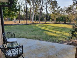 Luxurious Countryside Retreat - Visit our private apartment on our acreage property! - Park Ridge - 1