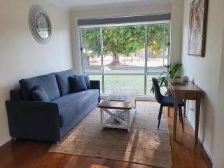 Luxurious Countryside Retreat - Visit our private apartment on our acreage property! - Park Ridge - 6