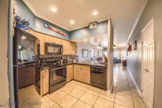 IC 112 Cowboy Corral - New Braunfels - 1