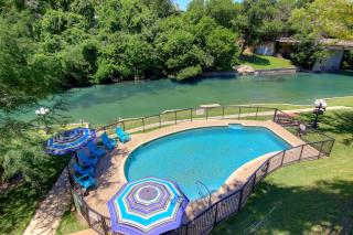 IC 112 Cowboy Corral - New Braunfels - 9