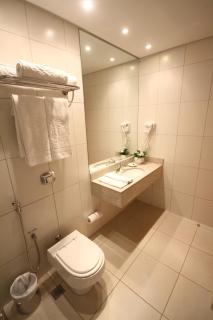 Gales Park Hotel - 1