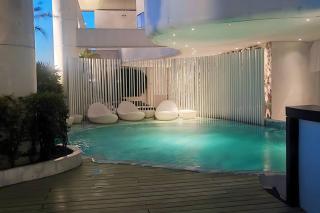 Aveline Suites Modern Amenity View ACQUA Private Residences near Rockwell Makati - 5