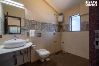 StayVista's River Song - Riverview Villa with Jacuzzi & Indoor Fun - Lonavala - 2