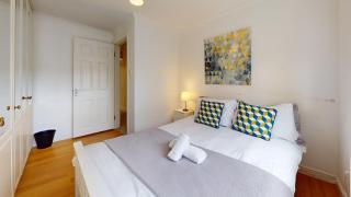 Charming 5-Bed House in Grays - Grays Thurrock - 0
