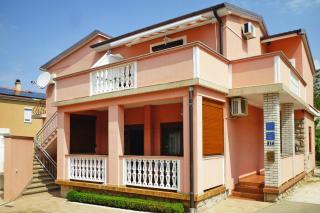 Apartment PINK in Starigrad Paklenica only 200 m from the sea - Starigrad-Paklenica - 0