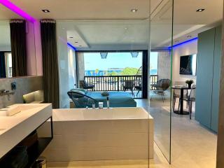 Appartement neuf climatisé - vue mer Saint-Tropez - 50m plage et port - piscine - Gassin - 0