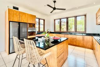 Luxurious Escape in Uluwatu - Ocean Villa with 5 BR and private Pool - Uluwatu - 8