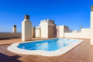 Apart. Port Arenal con terraza y piscina - 7