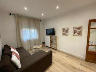 Nice Apartment 2 Bedrooms Well Connected - Cornellà de Llobregat - 2