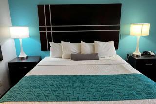 Howard Johnson by Wyndham Houston Heights Downtown - Houston - 1