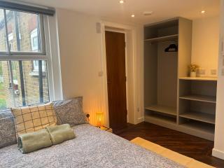Spacious Battersea Rooms and Apartments - 9