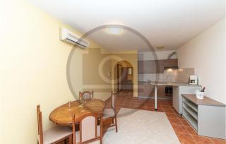 Awesome Apartment In Okrug Gornji - 2