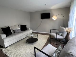 Horace House On The Hill - 9