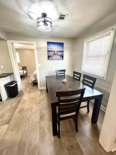 4/2 Home Close to Beach, Centrally located! - Gulfport - 7