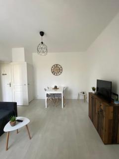 Grand deux pièces au pied du parc du château - 0