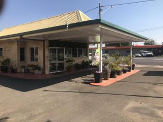 Golden West Motor Inn - 2