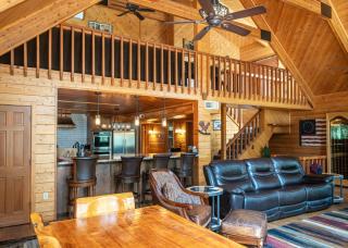 The Lodge Large Cabin, 17 Acres, Playground, Forest Access - 4