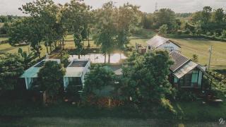 Nana Field cabin 2 - - 1