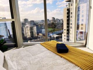 West Side Place Melbourne CBD w/Balcony, City Views + Pool, Sauna & Gym - 0