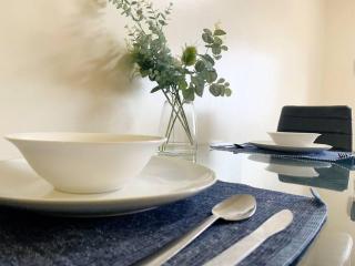 Central Melbourne CBD 2BR Apt w/Essentials near Southern Cross Station, SkyBus, Bus, Trams and Trains - 0