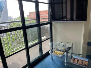 Central Melbourne CBD 2BR Apt w/Essentials near Southern Cross Station, SkyBus, Bus, Trams and Trains - 7