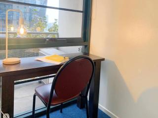 Central Melbourne CBD 2BR Apt w/Essentials near Southern Cross Station, SkyBus, Bus, Trams and Trains - 3