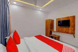 HOTEL GK VILLA - Ahmedabad - 4