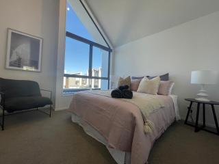 Inner City Luxury With Free Parking - Christchurch - 0