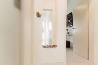 Modern Apartments with Loggia Terrace and Parking - 5