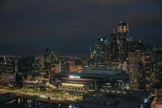 Inner City Skyline Studio W-Gym, Pool, WiFi, near SkyBus, Tram and Train Station - Melbourne - 5