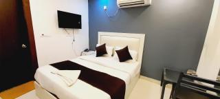 Hotel International Embassy Suites Near Delhi Airport - 6