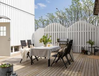 Comfortable guest rooms with fully equipped kitchen and cosy living room. - Ödsmål - 2